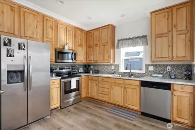 225 NE Ernst Street #114, Oak Harbor, WA 98277 - Photo 9
