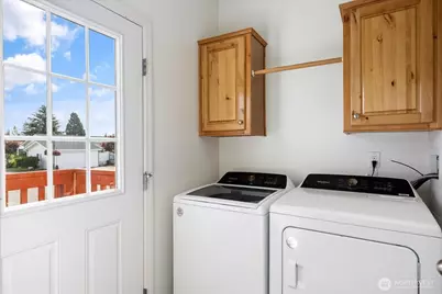 225 NE Ernst Street #114, Oak Harbor, WA 98277 - Photo 11