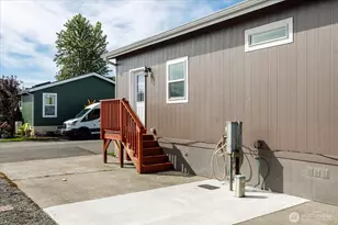 225 NE Ernst St, Oak Harbor, WA 98277 - Photo 23
