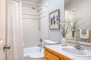 8529 Midvale Ave N, Seattle, WA 98103 - Photo 15