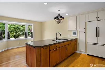4021 NE 60th Street, Seattle, WA 98115 - Photo 9