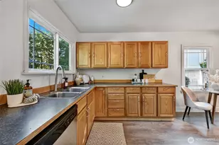 6712 18th Ave SW, Seattle, WA 98106 - Photo 9