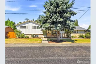 129 Christina Drive, Sumner, WA 98390 - Photo 1