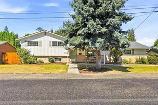129 Christina Dr, Sumner, WA 98390 - Photo 1