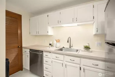 301 22nd Avenue E #1A, Seattle, WA 98112 - Photo 9