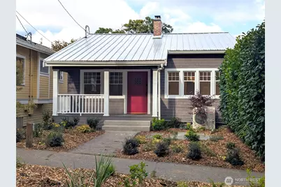 1713 33rd Avenue, Seattle, WA 98122 - Photo 1