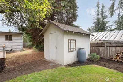10915 North Park Avenue N, Seattle, WA 98133 - Photo 27