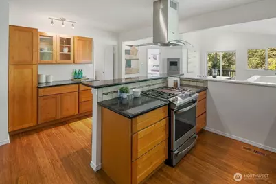 3042 NE 94th Street, Seattle, WA 98115 - Photo 9