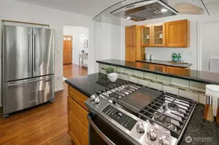 3042 NE 94th St, Seattle, WA 98115 - Photo 7