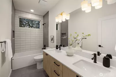 8403 NE 137th Street, Kirkland, WA 98034 - Photo 21