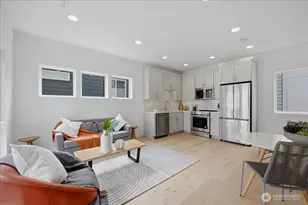 7320 11th Ave NE, Seattle, WA 98115 - Photo 9