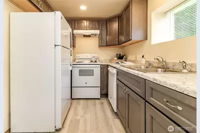 105 S 70th Street, Tacoma, WA 98408 - Photo 5
