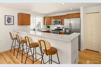 8521 Interlake Avenue N #B, Seattle, WA 98103 - Photo 11