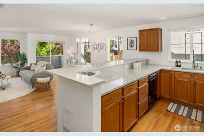 8521 Interlake Avenue N #B, Seattle, WA 98103 - Photo 13