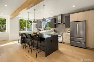 4413 2nd Ave NE, Seattle, WA 98105 - Photo 3