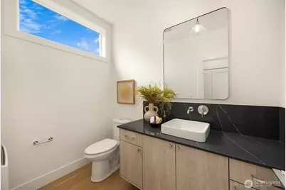 4413 2nd Avenue NE, Seattle, WA 98105 - Photo 7