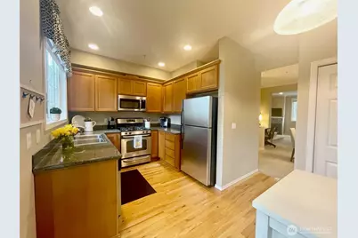 23036 NE 8th Street #D, Sammamish, WA 98074 - Photo 5