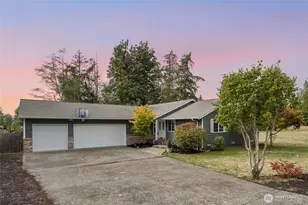 738 Crescent Dr, Camano Island, WA 98282 - Photo 3