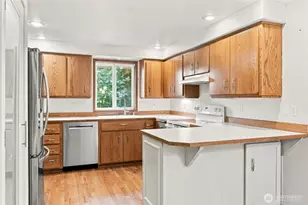 738 Crescent Dr, Camano Island, WA 98282 - Photo 9