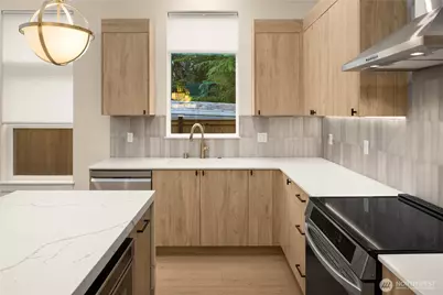 8409 NE 137th Street, Kirkland, WA 98034 - Photo 11