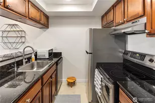 8816 Nesbit Ave N, Seattle, WA 98103 - Photo 3