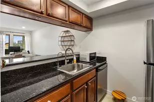8816 Nesbit Ave N, Seattle, WA 98103 - Photo 5