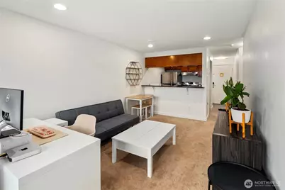 8816 Nesbit Avenue N #302, Seattle, WA 98103 - Photo 9