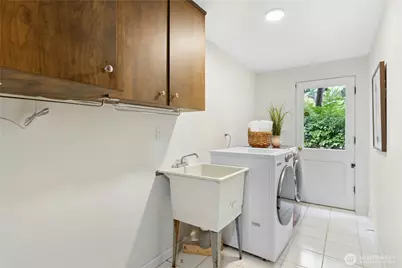 14406 NE 11th Place, Bellevue, WA 98007 - Photo 31