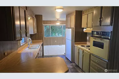 22430 Cedarview Drive E, Bonney Lake, WA 98391 - Photo 3
