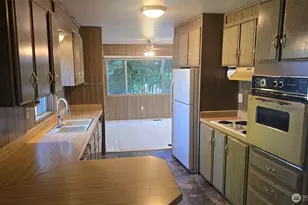 22430 Cedarview Dr E, Bonney Lake, WA 98391 - Photo 3