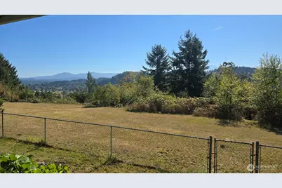 22430 Cedarview Drive E, Bonney Lake, WA 98391 - Photo 17