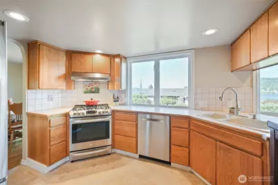 1112 N 38th Street, Renton, WA 98056 - Photo 11
