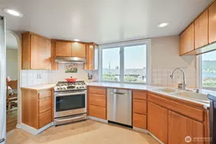 1112 N 38th St, Renton, WA 98056 - Photo 11