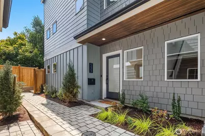 533 N 70th Street, Seattle, WA 98103 - Photo 1