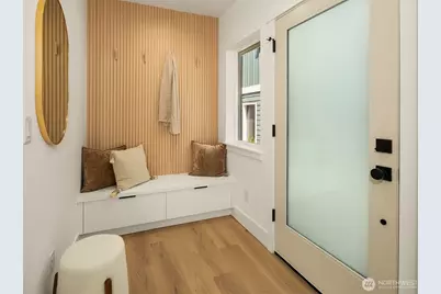 533 N 70th Street, Seattle, WA 98103 - Photo 15