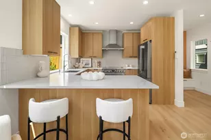 533 N 70th St, Seattle, WA 98103 - Photo 13