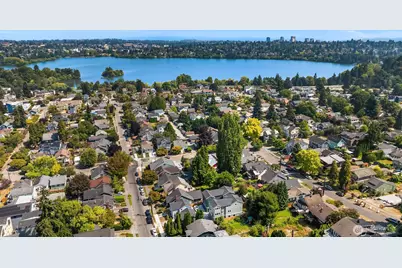 533 N 70th Street, Seattle, WA 98103 - Photo 33