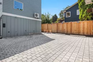 535 N 70th St, Seattle, WA 98103 - Photo 23
