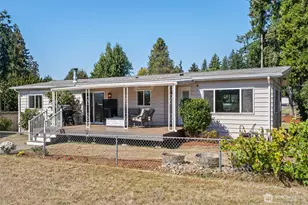22518 Cedarview Dr E, Bonney Lake, WA 98391 - Photo 3