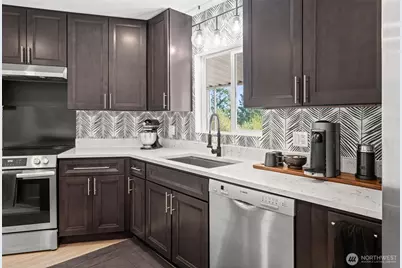 22518 Cedarview Drive E, Bonney Lake, WA 98391 - Photo 15