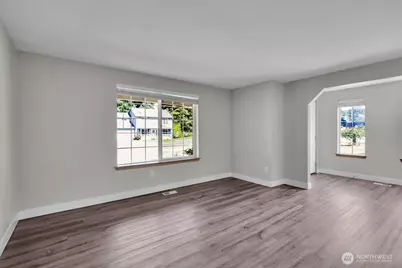 814 291st Street E, Roy, WA 98580 - Photo 5