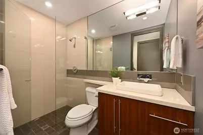8218 2nd Avenue NE #B, Seattle, WA 98115 - Photo 23