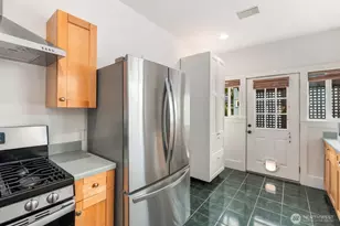 3005 E Union St, Seattle, WA 98122 - Photo 9