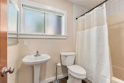 730 N 100th Street, Seattle, WA 98133 - Photo 17