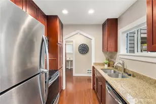 730 N 100th St, Seattle, WA 98133 - Photo 11