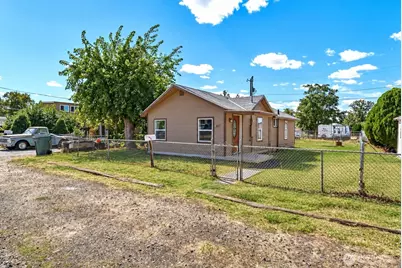 817 Perkins Street, Milton-Freewater, OR 97862 - Photo 1