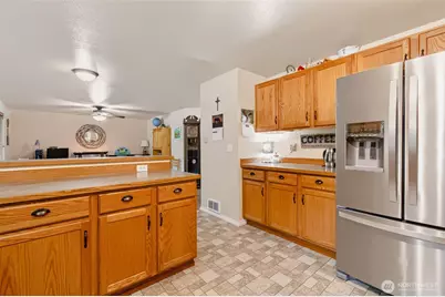210 Great Northern Road, Kalama, WA 98625 - Photo 13
