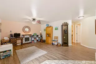 210 Great Northern Rd, Kalama, WA 98625 - Photo 17