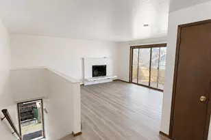 426 11th Ave E, Seattle, WA 98102 - Photo 3