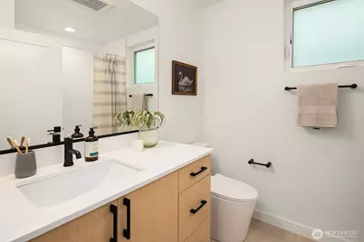 7018 8th Avenue NE, Seattle, WA 98115 - Photo 21